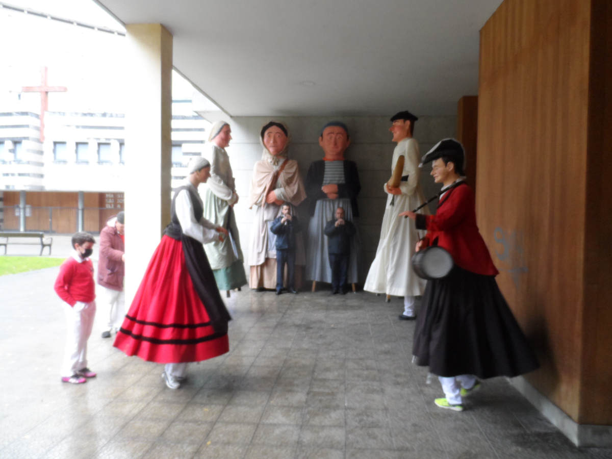 ELORRIETA  Dantza Plazetan