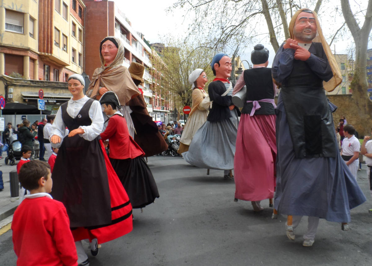 Deustuko jaietan dantzan