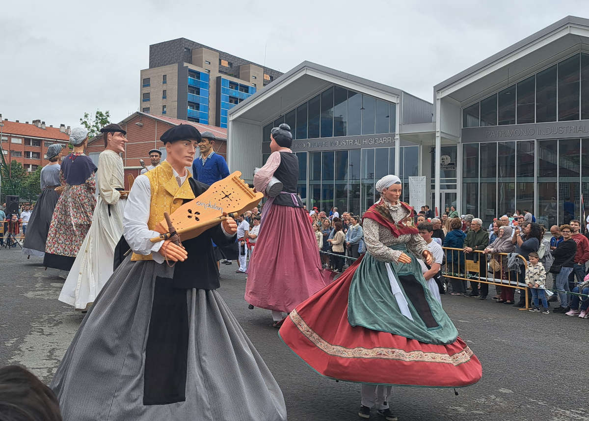 Amaia Dantza eta Txistulari Taldearen 70. urteurrenean