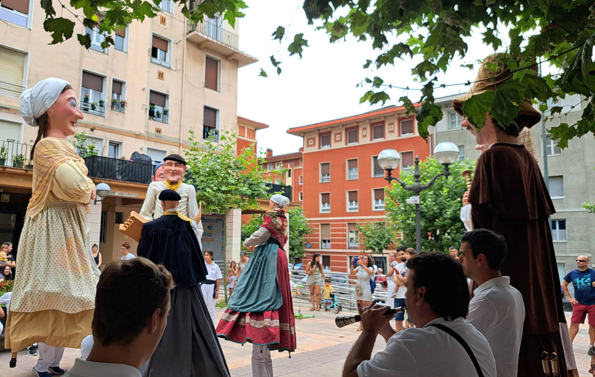 San Inazioko jaietan Erraldoiak dantzan