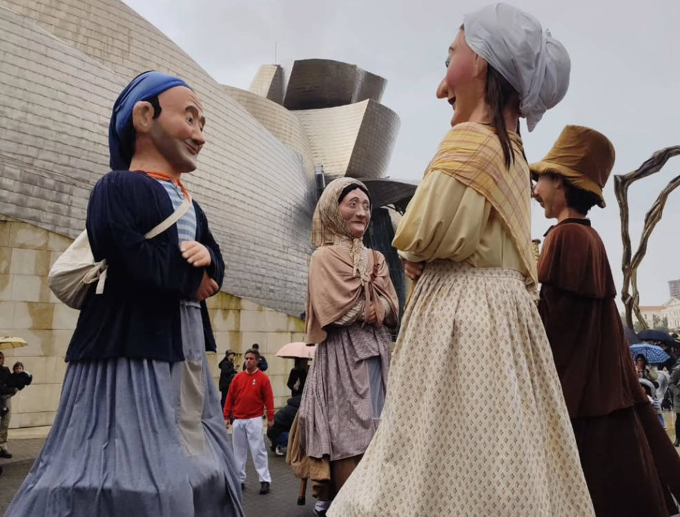 Bilbon erraldoiak dantzan