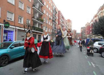 DEUSTUA Dantza Plazetan