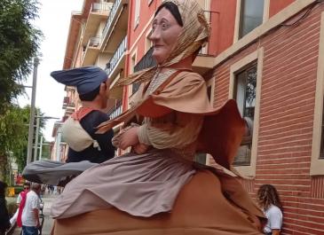 SAN INAZIOko jaietan erraldoiak dantzan