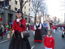 Bilbon erraldoiak dantzan Inauteriak