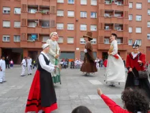 Arangoitiko Euskal Jaian dantzan