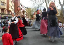 Deustuko jaietan dantzan