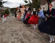 Elorrietako Jaietan dantzan