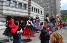 Elorrietako Jaietan dantzan