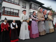 Gamiz-Fika, Burdin Hesiko Mendi Lasterketan dantzan