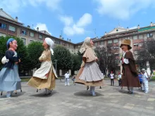 Arrigorriagako Jaietan dantzan 