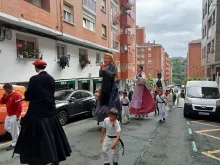 Arangoitiko Euskal Jaian dantzan