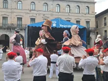 Bergarako Erraldoi Bilkuran dantzan