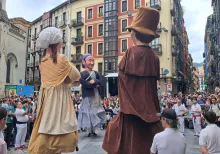 Bilbo Gure Esku erraldoiak dantzan